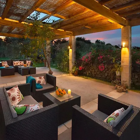 Villa La Casa En El Pinar By Vintage Travel Biniancolla